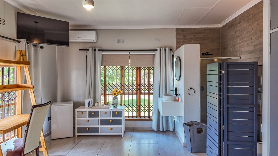 7 Bedroom Property for Sale in Waterkloof A H North West